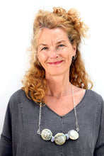 Load image into Gallery viewer, Mauve Three Bead necklace